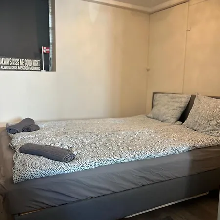 For Families & Groups-6 Guests Берген