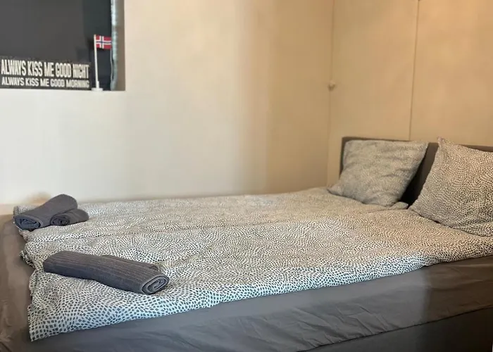 For Families & Groups-6 Guests Берген